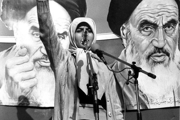 برلماني إيراني سابق: اقتحام السفارة الأميركية كان عملاً متسرعًا تأثر بـ "اليساريين"