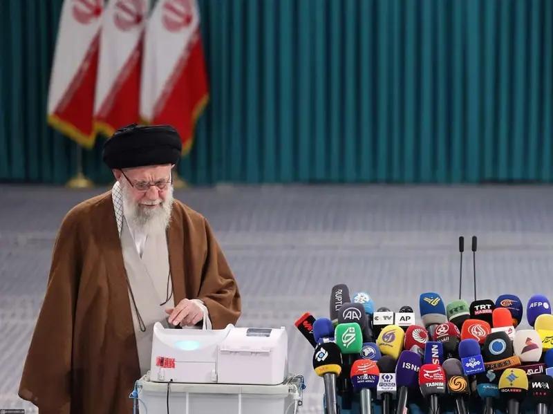 كيف ستنتخب إيران رئيسها الجديد.. ومن هم المرشحون؟