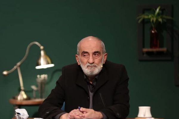 مدیر روزنامه کیهان: مجتبی خامنهای را خود امام زمان انتخاب کرد نه خبرگان