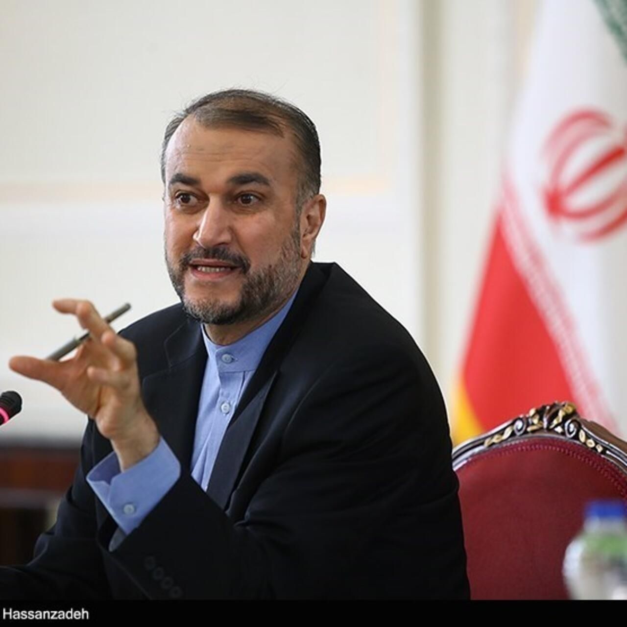 امیرعبداللهیان کشتن معترضان و بازداشت روزنامه‌نگاران و دانشجویان را انکار کرد