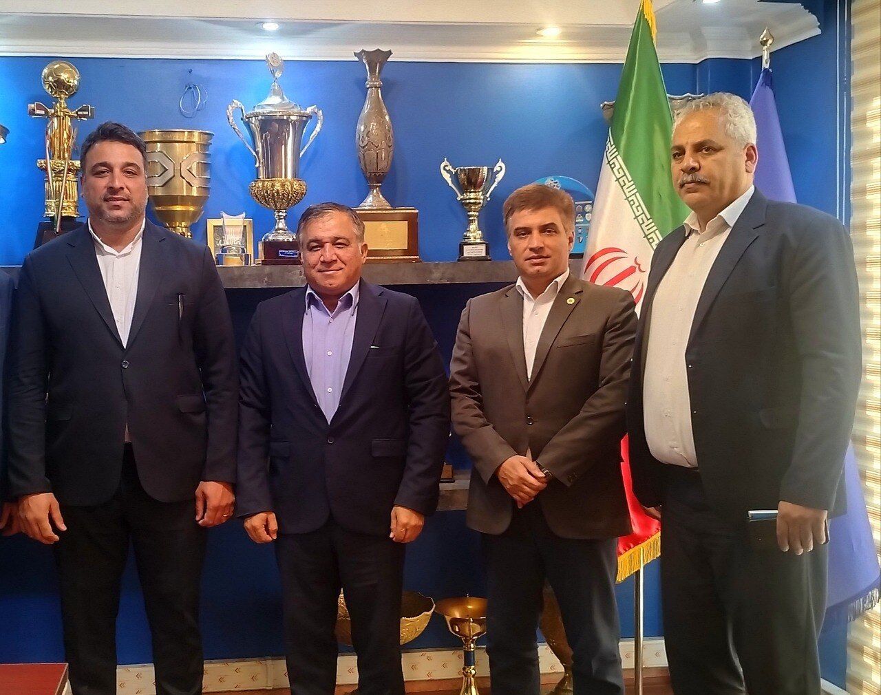 دیدار احسان حدادی با علی تاجرنیا در باشگاه استقلال برای تیمداری در دوومیدانی