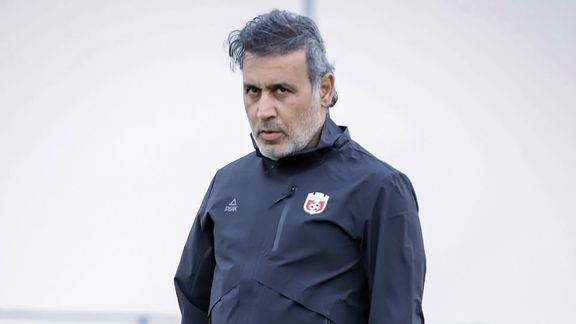 مهدی مهدویکیا در واکنش به سکوت اعضای تیم ملی پس از کشتار جمهوری اسلامی؛ دریغ از یک تسلیت