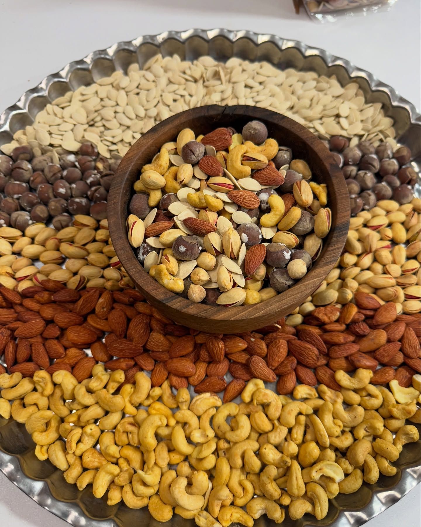 رییس اتحادیه آجیل و خشکبار: قیمت آجیل نسبت به سال گذشته افزایش ۱۰۰ درصدی داشته