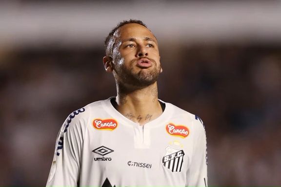اولین بازی پس از ۱۲ سال؛ کابوس مصدومیت بالای سر نیمار در بازگشت به سانتوس