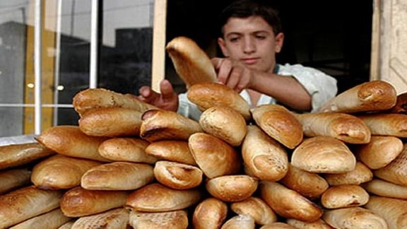 رییس اتحادیه نانهای حجیم و نیمه حجیم: فروش نانهای فانتزی ۶۰ تا ۷۰ درصد کاهش یافته