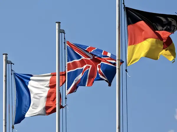 الترويكا الأوروبية: طهران تمتلك 4 أضعاف اليورانيوم اللازم لصنع الأسلحة النووية