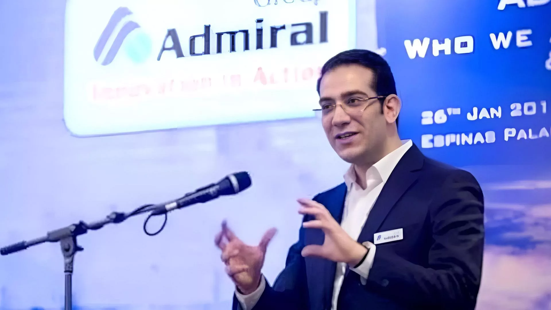 بلومبرگ: حسین شمخانی نقشی کلیدی در فروش تسلیحات ایران به روسیه دارد