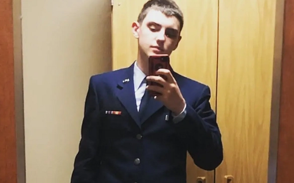 یک عضو ۲۱ ساله گارد ملی هوایی آمریکا در ارتباط با افشای اسناد محرمانه پنتاگون بازداشت شد