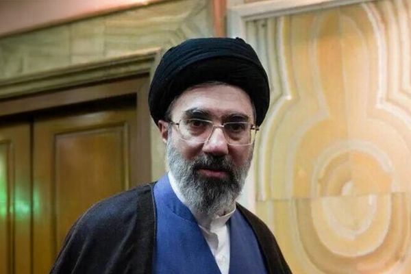 مجتبی خامنهای به عنوان رهبر جدید جمهوری اسلامی انتخاب شد