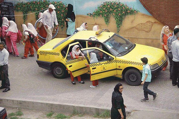 رئیس اتحادیه صنف مسافربری: تاکسی‌رانی، رانندگان بدون مجوز را برای سرویس مدارس استخدام کرد
