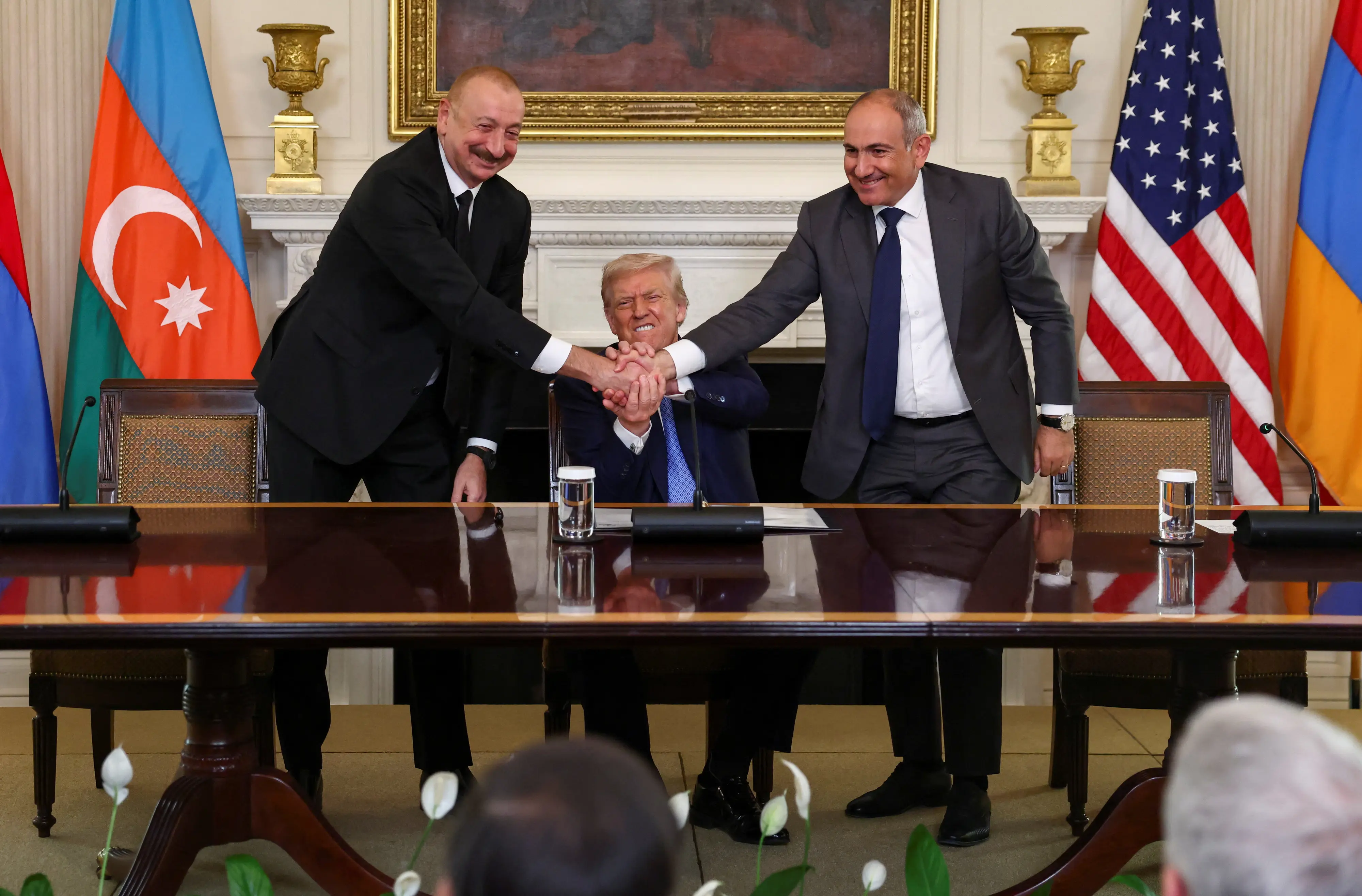 واکنش روزنامه کیهان به دالان زنگزور: عبور شناورهای آمریکا و اسرائیل از تنگه هرمز ممنوع شود