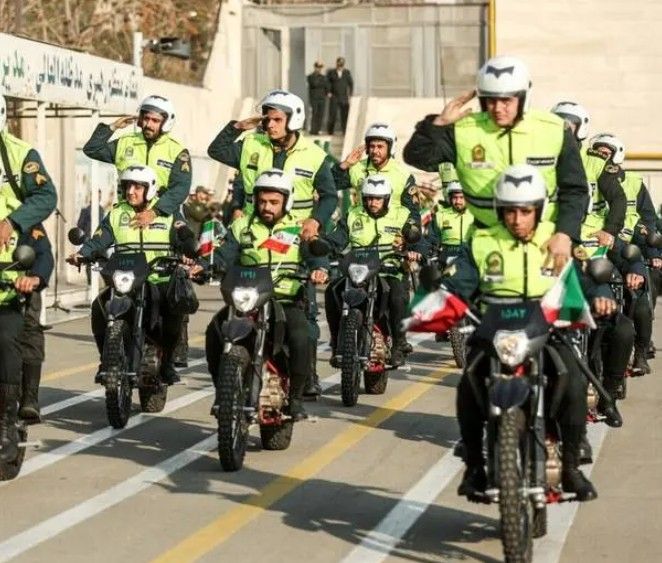 الشرطة الإيرانية: الإفطار العلني محظور في "رمضان" حتى داخل السيارات وأماكن التنزّه