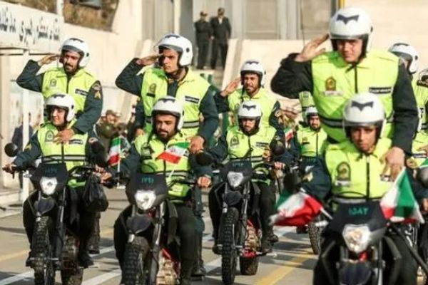 الشرطة الإيرانية: الإفطار العلني محظور في "رمضان" حتى داخل السيارات وأماكن التنزّه