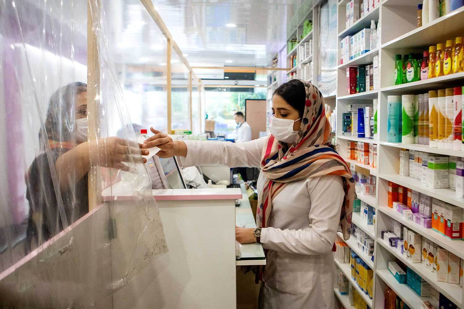 ‘Patients First’: Iran’s Pharmacists Rebuke Ministry’s Hijab Directive