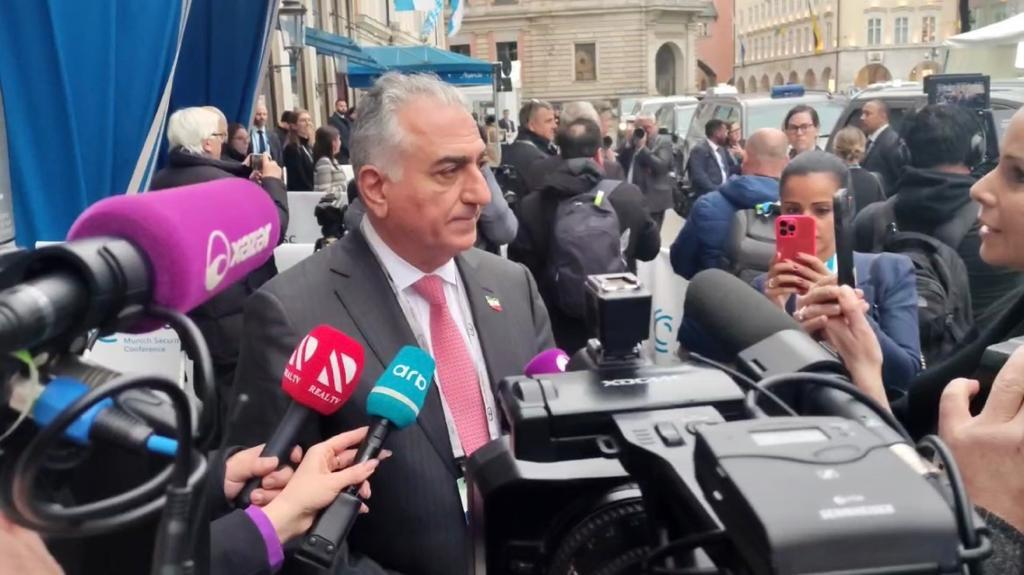 Prince Reza Pahlavi speaking to reporters on the sidelines of the Munich Security Conference (February 17, 2023)