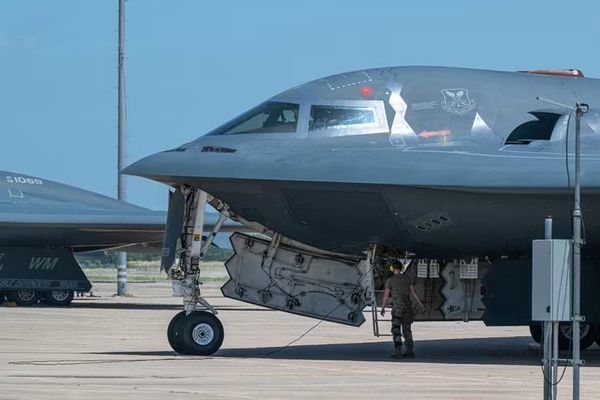 منابع آگاه به ایراناینترنشنال: انتظار میرود آمریکا در «هفتههای آینده» به ایران حمله کند