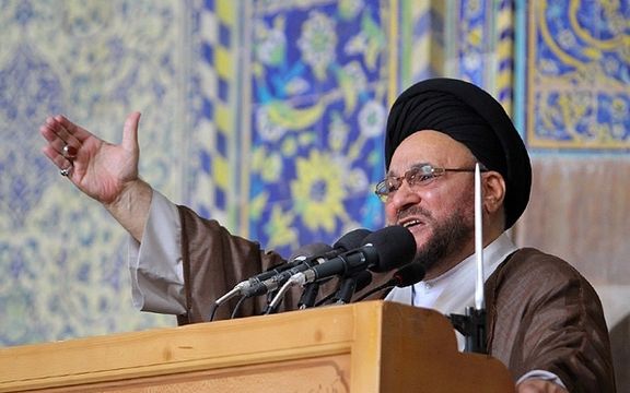 امام جمعه موقت اصفهان: ورود زنان به ورزشگاهها، ترفند دشمن برای از بین بردن اعتقادات است