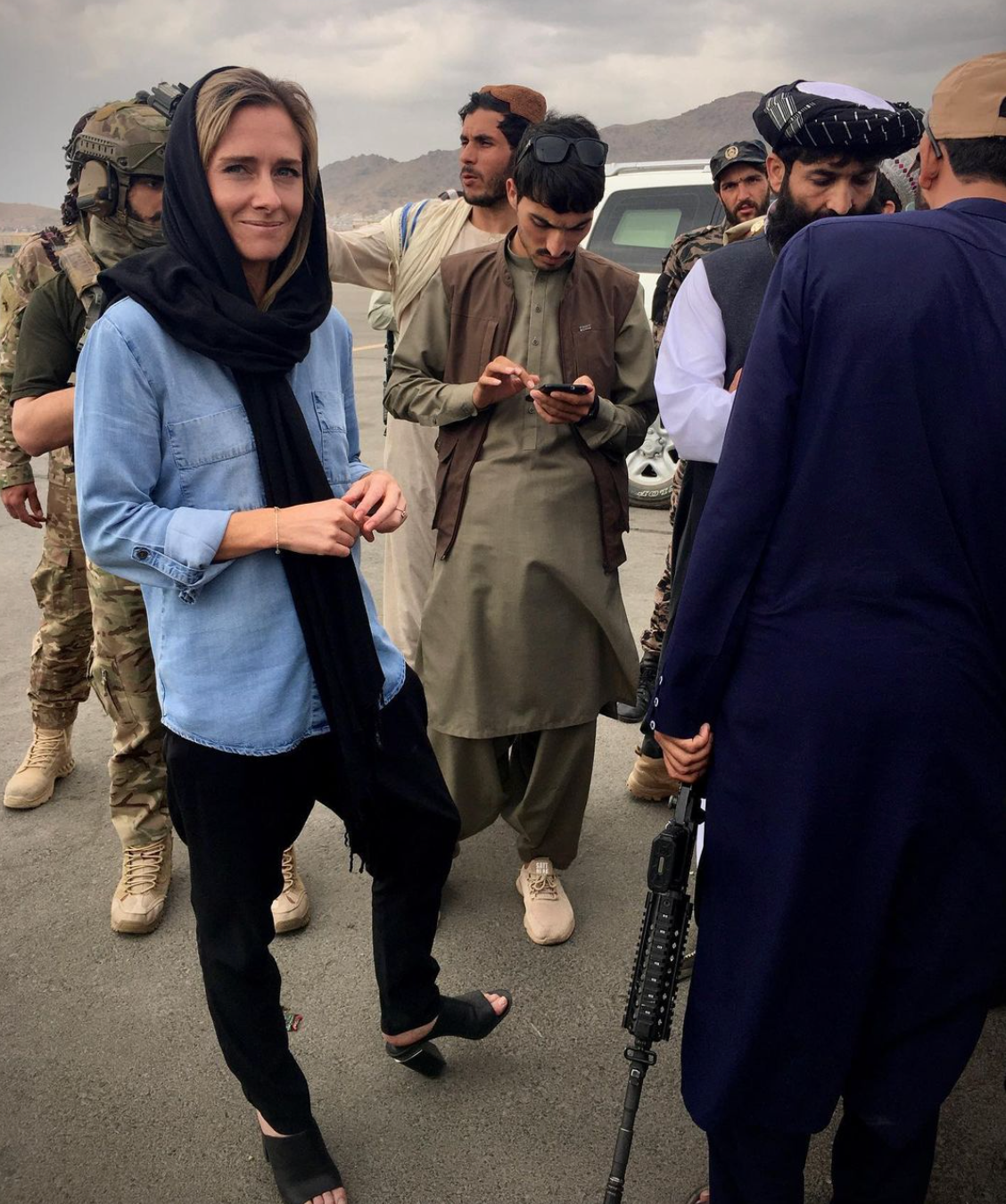 نیوزیلند به روزنامه‌نگار حامله‌ این کشور که مجبور به سفر به افغانستان شده پیشنهاد کمک داد