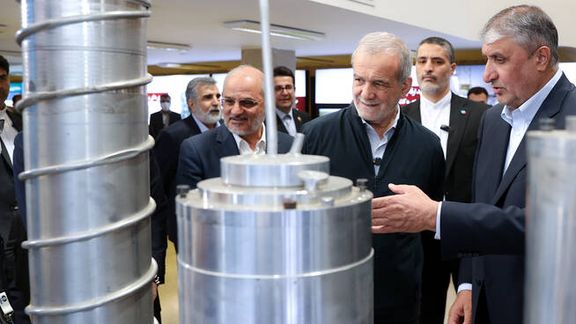 "نيويورك تايمز": النظام الإيراني يجيد إطالة أمد المفاوضات النووية ويختبر صبر ترامب