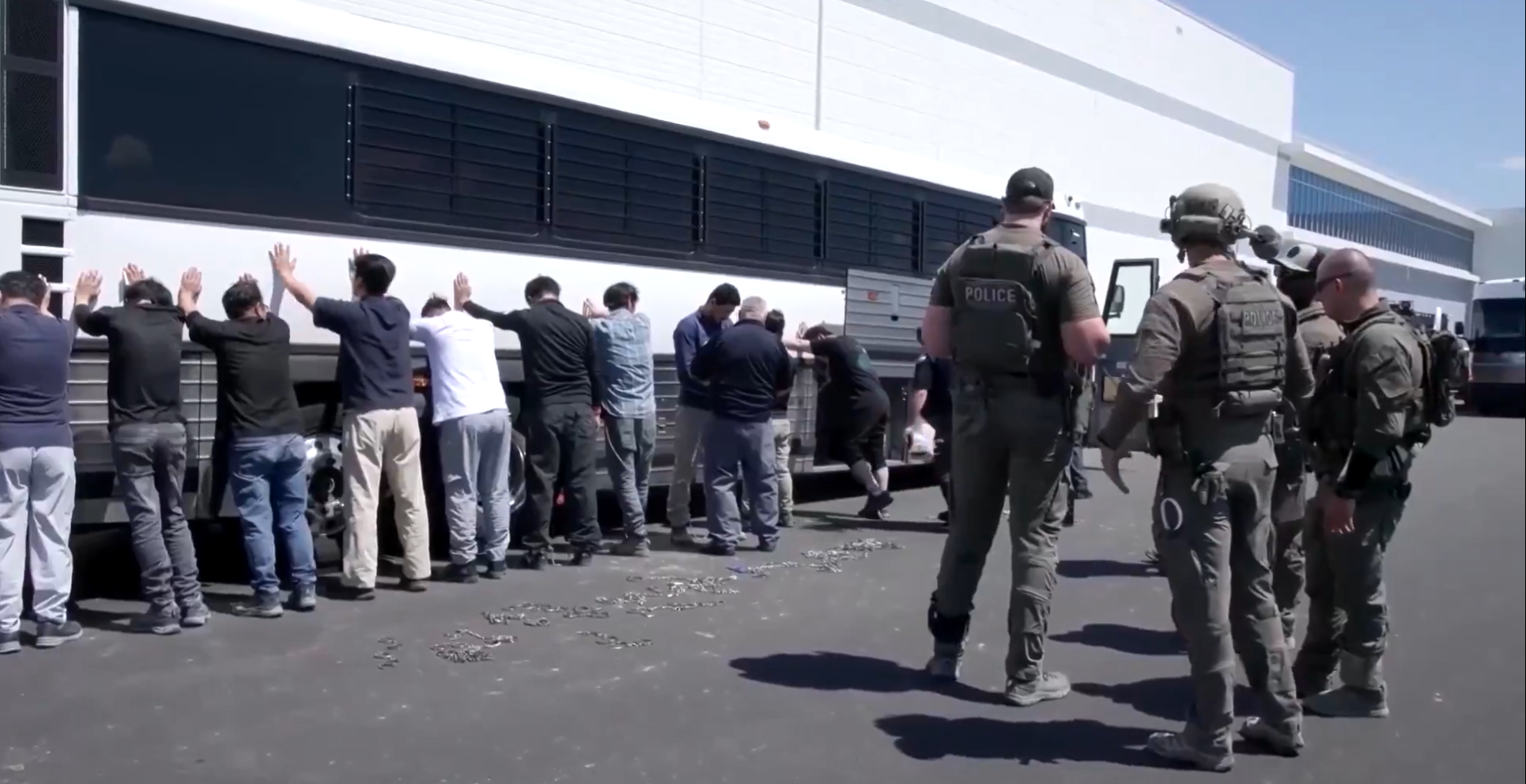 سئول انتشار تصاویر بازداشت کارگران کره‌ای در آمریکا را «تاسف‌برانگیز» خواند