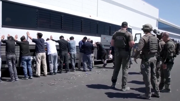 سئول انتشار تصاویر بازداشت کارگران کرهای در آمریکا را «تاسفبرانگیز» خواند