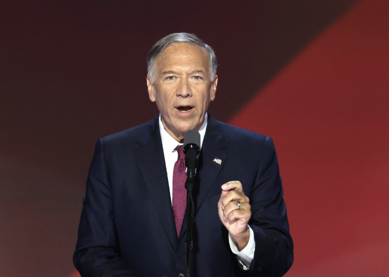 مایک پمپئو: زمان برای آیت‌الله و رژیم خون‌آلودش رو به پایان است