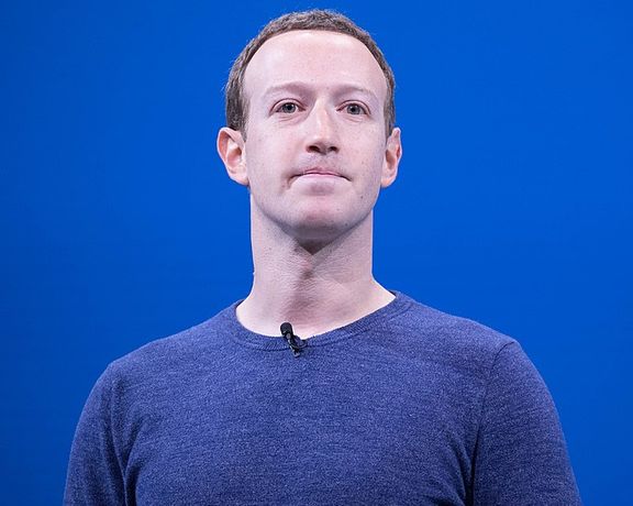 ثروت شخصی مارک زاکربرگ طی چند ساعت نزدیک به ۷ میلیارد دلار کم شد