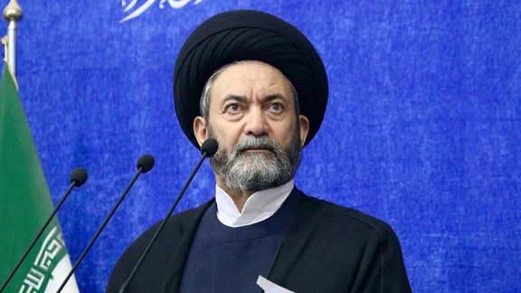 ممثل خامنئي: ترامب له عين واحدة وهذا من علامات قرب الظهور