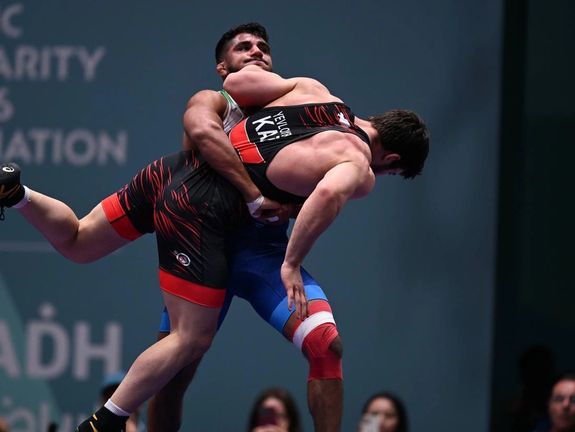 دو ماه پس از قهرمانی جهان؛ غلامرضا فرخی قهرمان کشتی بازیهای کشورهای اسلامی شد