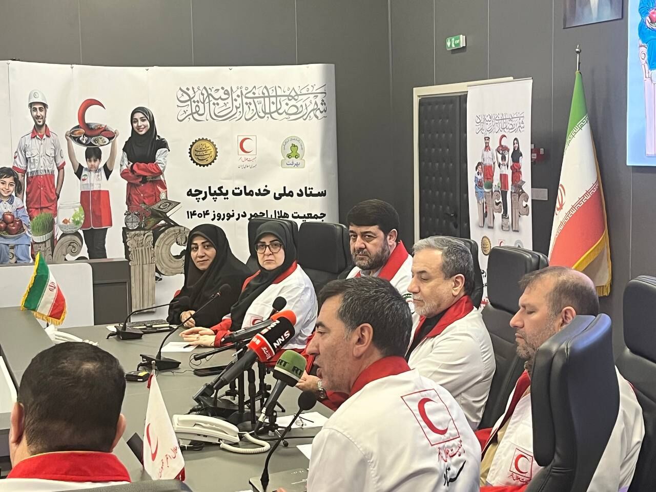 عراقچی در ستاد هلال احمر: نیروهای امدادی آمادگی کامل برای جنگ دارند