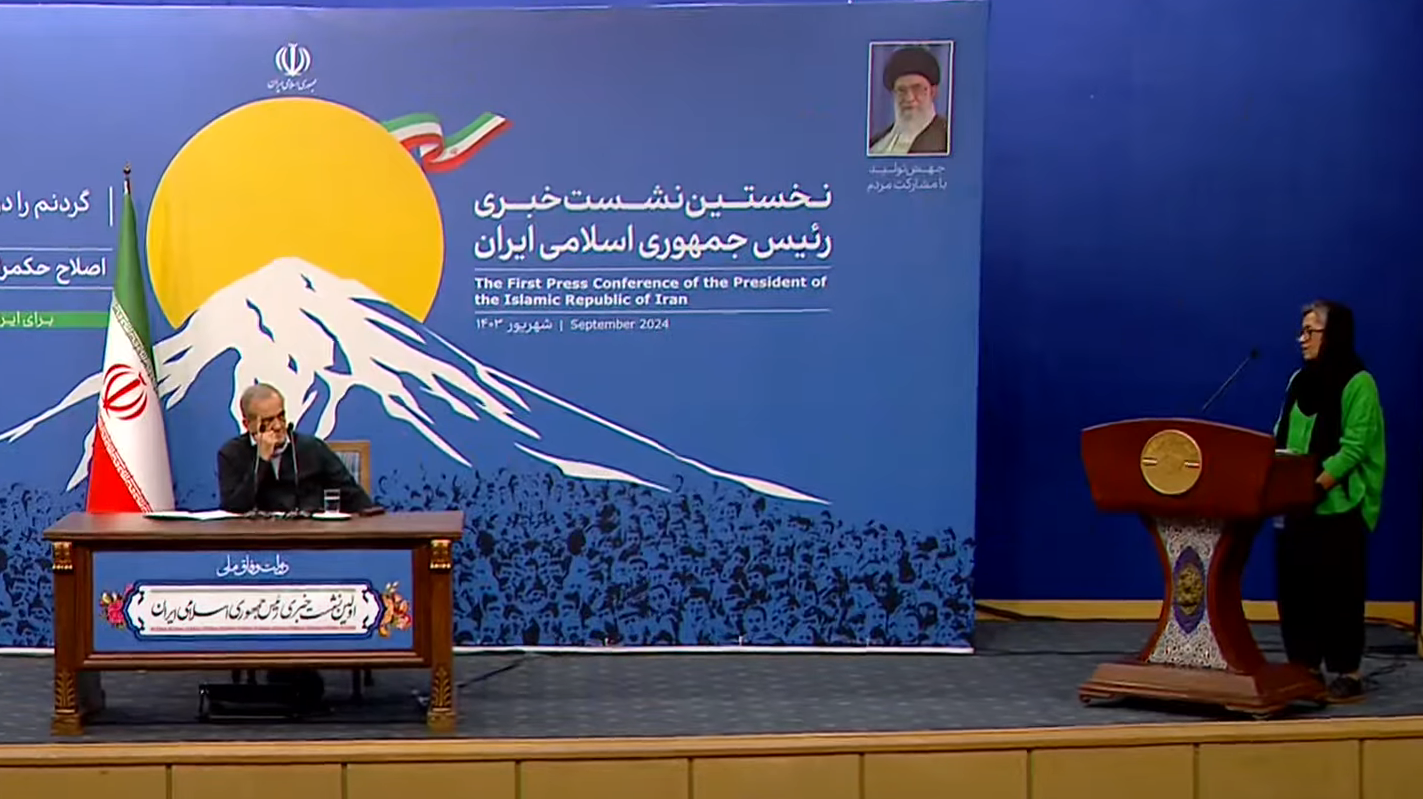 Maryam Shabani, a journalist with Andisheh Pouya magazine, at President Masoud Pezeshkian's inaugural press conference on September 16, 2024.