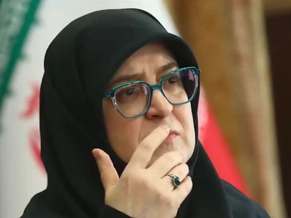 المتحدثة باسم حكومة بزشكيان ترفض طرح مطالب النساء في وسائل الإعلام