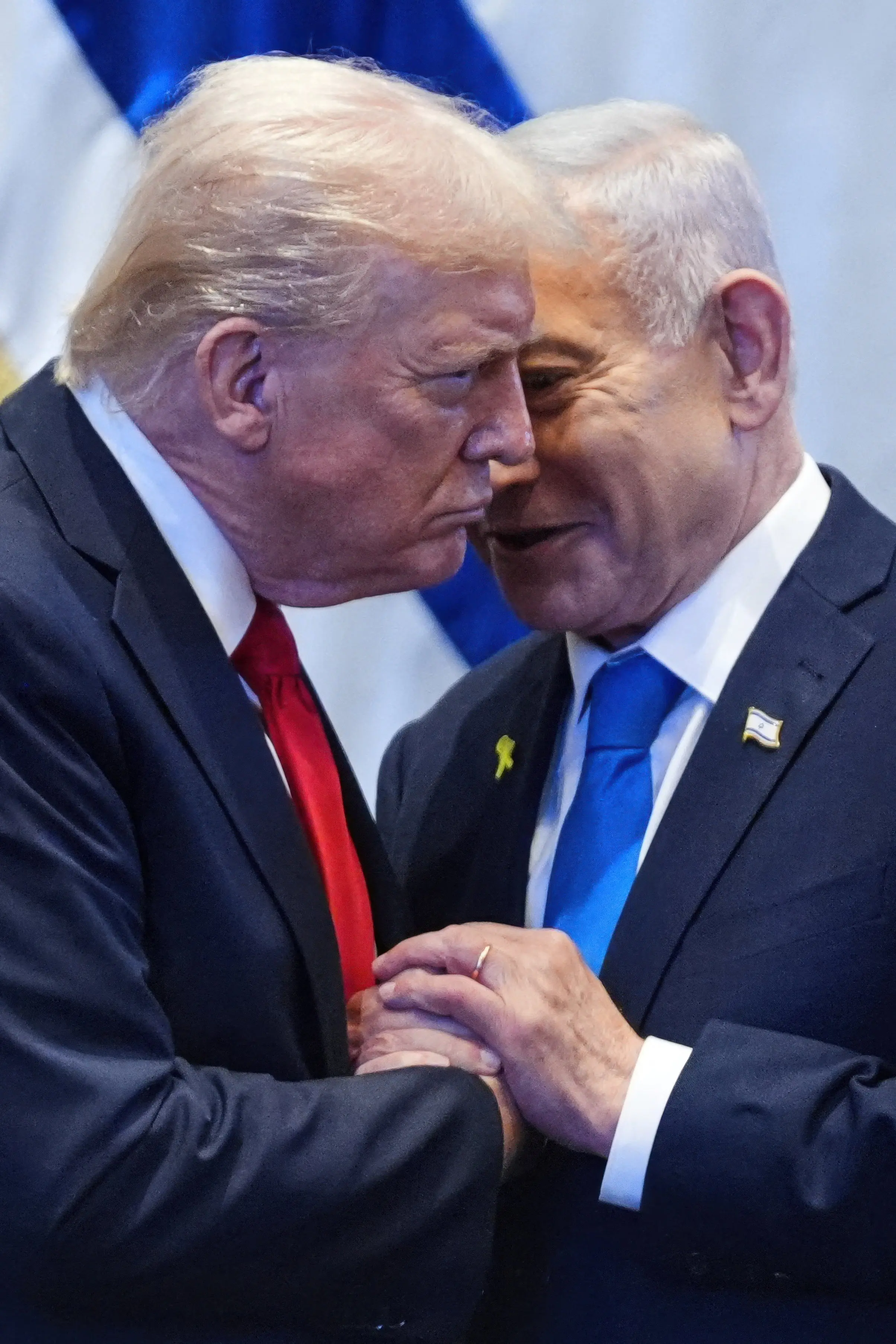 نتنياهو: تحدثت مع ترامب بشأن إيران ومستعدون للقيام بكل ما يلزم