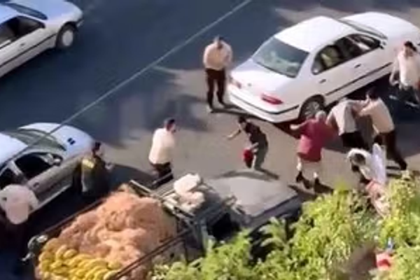 عناصر تابعة للنظام الإيراني وراء الاعتداء على الباعة الجائلين في "قزوين"