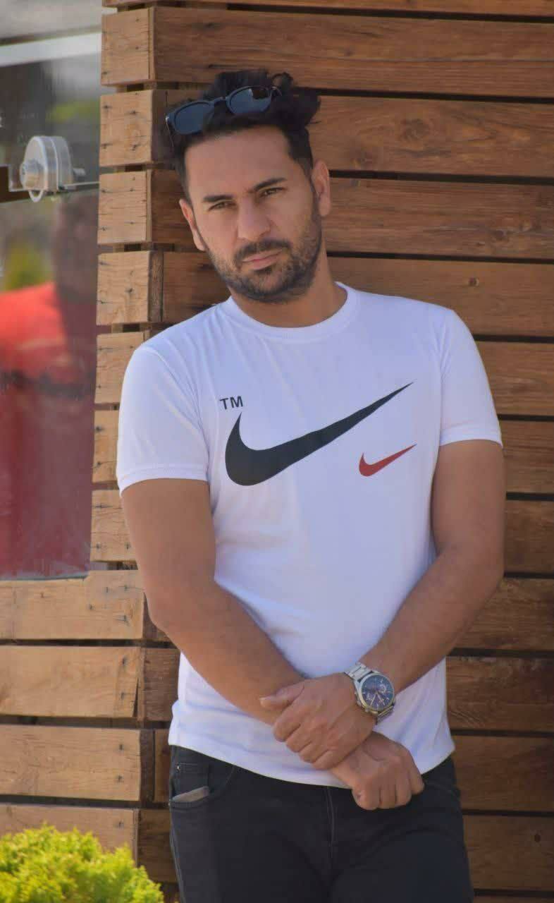 اسماعیل دهقانی، کارمند اورژانس بیمارستان بهشتی کاشان، با گلوله ماموران انتظامی کشته شد