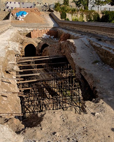 بخشهایی از یک پل تاریخی متعلق به دوران صفویه در کرج حین بازسازی تخریب شد