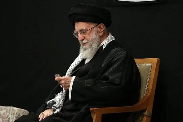 مسؤول إيراني: مراسم تشييع جثمان علي خامنئي ستُقام في النجف وكربلاء بالعراق أيضًا