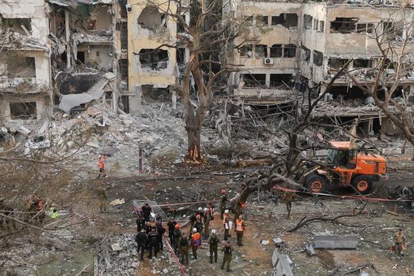 Israel and Tehran ramp up blows as fear deepens in Iranian capital