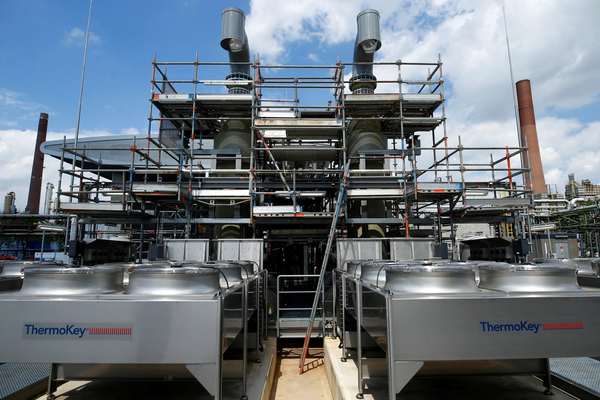 Iran's Hydrogen Fuel Production Plans Face Significant Hurdles