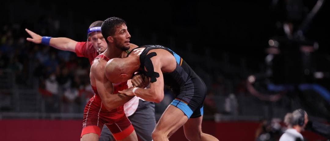 Mohammad Reza Garai ascends to the finals of the Tokyo Olympic wrestling