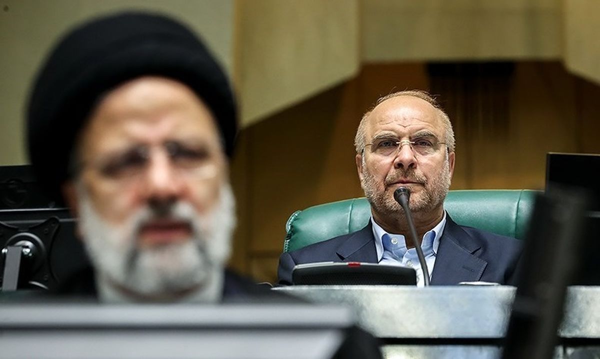 Iranian Politicians Share Blame For Deepening Crises, Insiders Say 