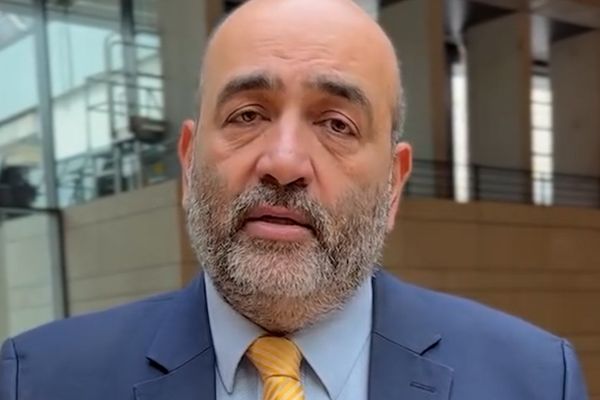 نایبرییس پارلمان آلمان: مردم ایران به حمایت نیاز دارند