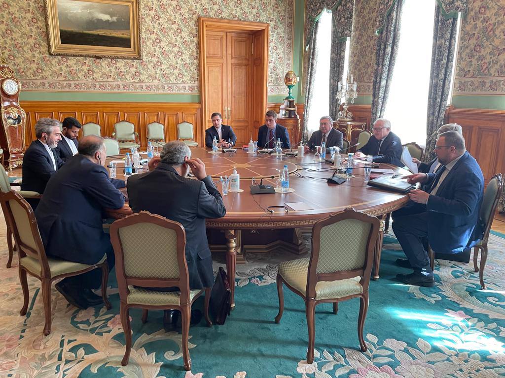 Iran’s Lead Nuclear Negotiator Quietly Visits Russia 