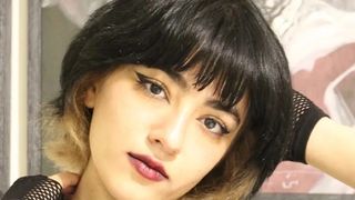 نیکا، قربانی نظام، نه ماموران