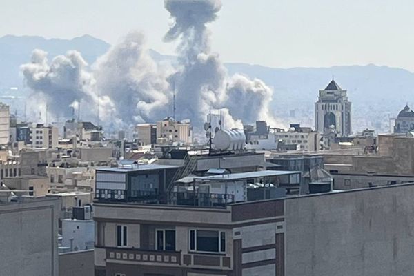 ارتش اسرائیل از حمله به پایگاه نیروی زمینی سپاه و یک مرکز فرماندهی سیار خبر داد