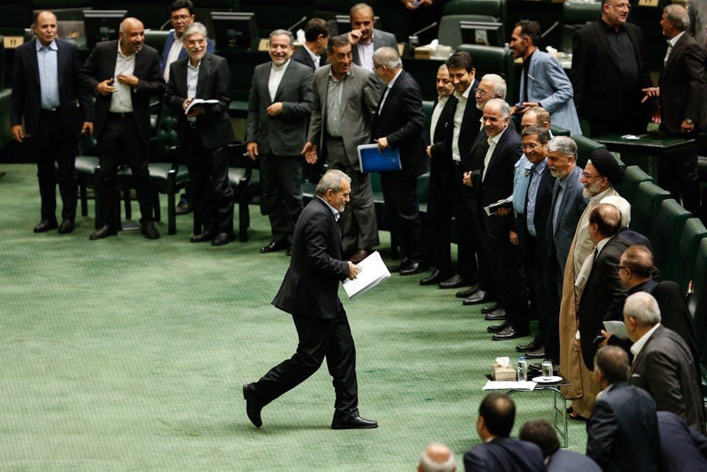 مخاطبان ایران‌اینترنشنال درباره کابینه پیشنهادی پزشکیان: مشغول فریب مردم‌اند