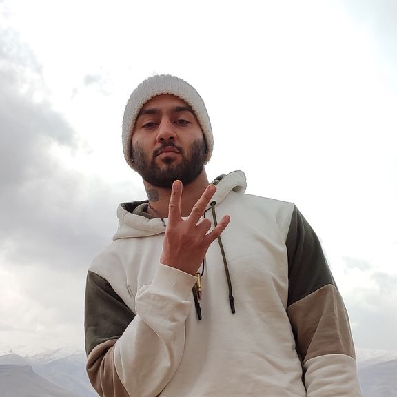 کمپین حقوق بشر ایران: توماج صالحی، خواننده رپ بازداشت شده، نیاز به درمان فوری دارد