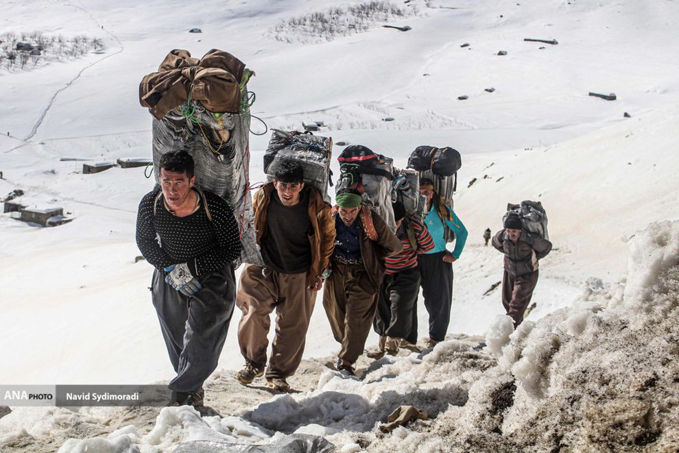 "حقوق الإنسان في إيران": مقتل المزيد من العتالين وناقلي الوقود برصاص القوات الإيرانية