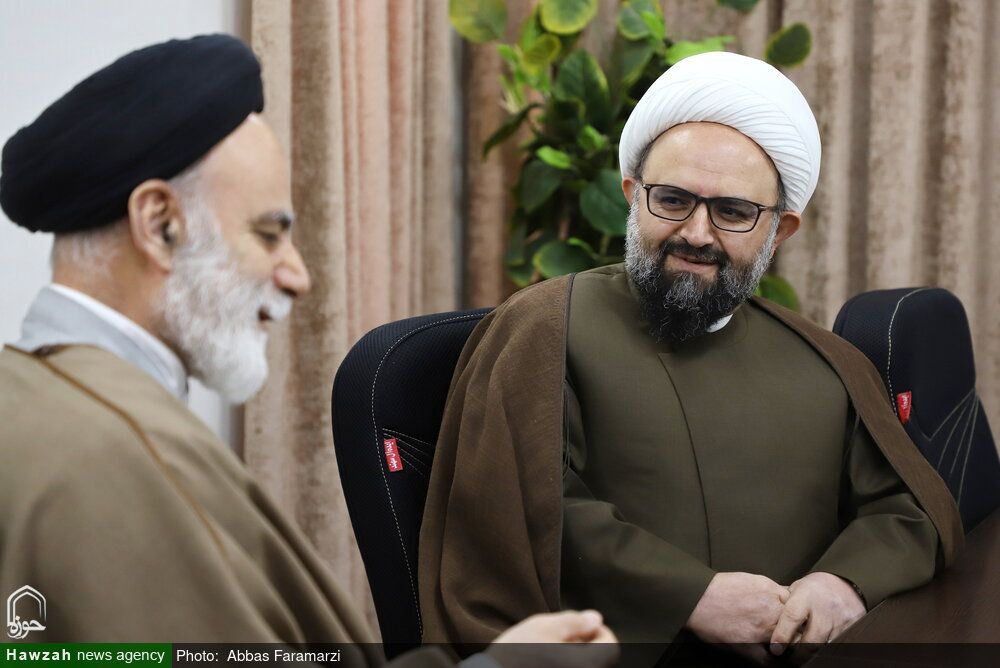 مقام حوزه علمیه: باید مثل سفارت آمریکا، لانه‌های نفوذ فرهنگی دشمن را تسخیر کنیم
