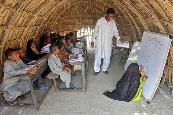 Pundit warns of widening gap as Iran's education crisis deepens